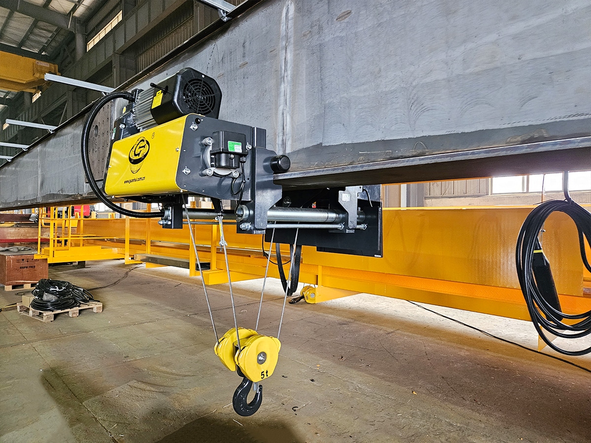 BUILT FOR RELIABLE LIFTING02